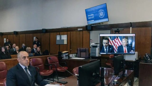 Ετυμηγορία για… γέλια: Ο Ντόναλντ Τραμπ κρίθηκε ένοχος για την υπόθεση της Στόρμι Ντάνιελς, αλλά δεν του επιβλήθηκε καμία ποινή
