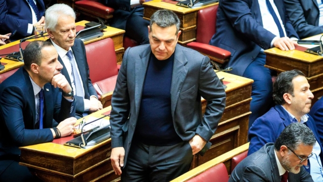 Απών από την κηδεία Σημίτη ο Αλέξης Τσίπρας: Διαγνώστηκε με κορωνοϊό ο πρώην πρωθυπουργός