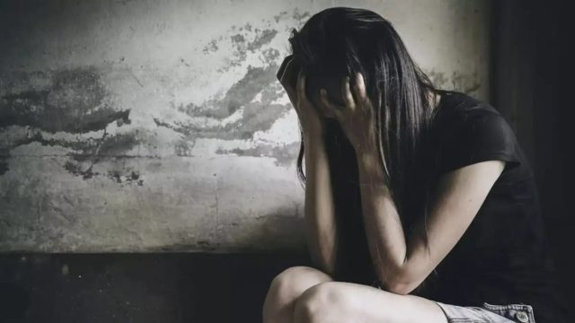 Πάτρα: Με γέλια και τραγούδια στο κρατητήριο οι κατηγορούμενοι για τον βιασμό της 16χρονης – Μηνύματα τους «καίνε»
