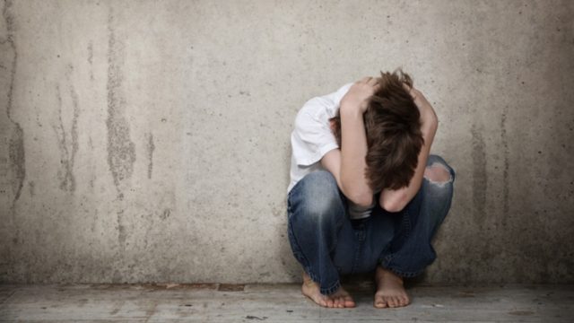 Φρίκη στην Φλώρινα: 13χρονος βίαζε το 6χρονο ξαδερφάκι του