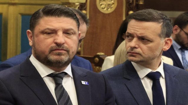 Η κόντρα Χαρδαλιά – Δούκα συνεχίζεται: Νέο επεισόδιο για το τέλος απορριμάτων – «Λες αλγεινά ψέματα» – «Πήρες διαζύγιο με την αλήθεια»