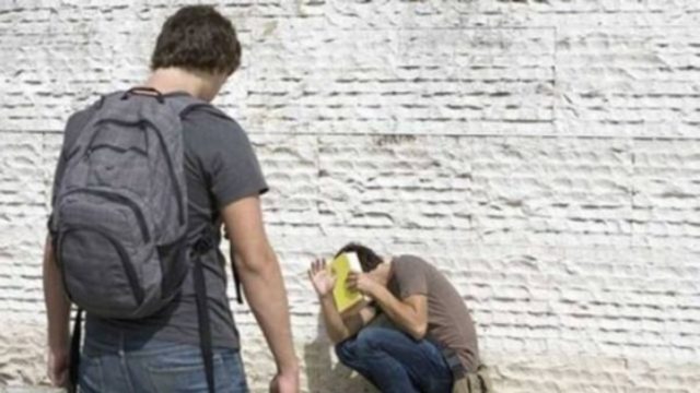 Ξυλοδαρμός 16χρονου σε σχολείο στα Κρέστενα Ηλείας – Στο νοσοκομείο το θύμα, αναζητείται 17χρονος