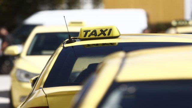 Αυτός είναι ο ταξιτζής που έκλεβε τραπεζικές κάρτες από τους πελάτες του – Στη δημοσιότητα τα στοιχεία του