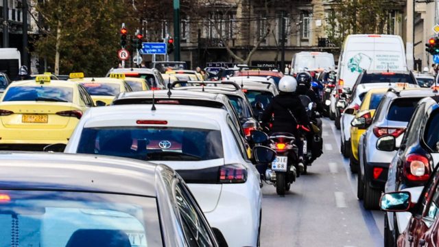 Live κίνηση 21/2: Παρασκευή στο «κόκκινο» – Οι δρόμοι της Αττικής όπου σημειώνεται μποτιλιάρισμα