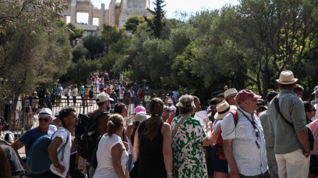 Τουρισμός για όλους: Όσα πρέπει να ξέρετε για το πρόγραμμα – Τα ποσά και οι δικαιούχοι