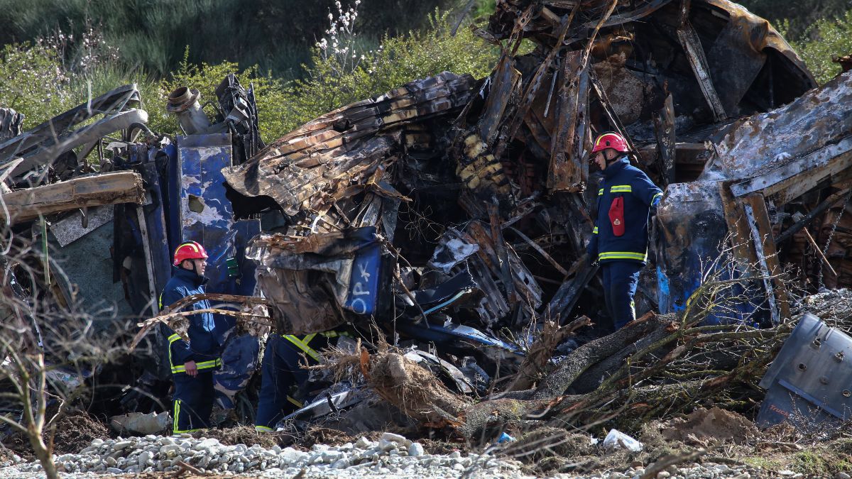 Τέμπη: Ανατροπή με το πόρισμα της τραγωδίας – Τι ζητούν οι συγγενείς των θυμάτων