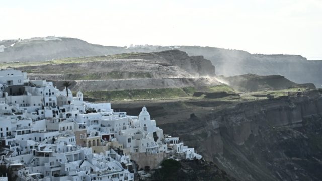 «Καμπανάκι» του Συνολάκη για Σαντορίνη: «Το ενδεχόμενο έκρηξης δεν είναι απίθανο – Νομίζω δε θα έχουμε θύματα»