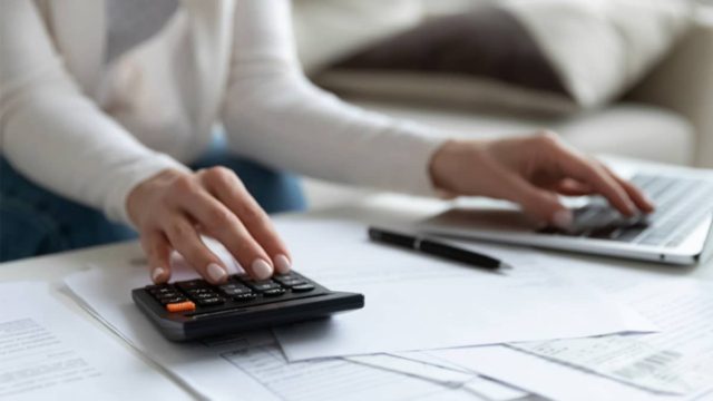 Φορολογικές δηλώσεις 2025: Τι αλλάζει και πότε ξεκινά η υποβολή τους – Τι θα συμβεί με τα «ραβασάκια» του ΕΝΦΙΑ