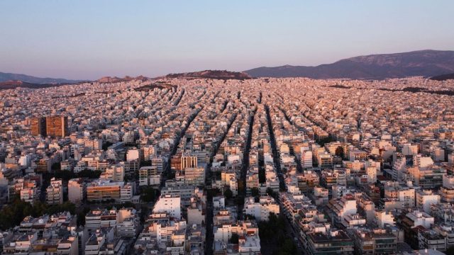 Ακίνητα: Πάνω από 10 ευρώ/τ.μ. η μέση τιμή ενοικίασης έως 80 τ.μ. στην Αθήνα! Γιατί αυξάνονται τα ενοίκια;