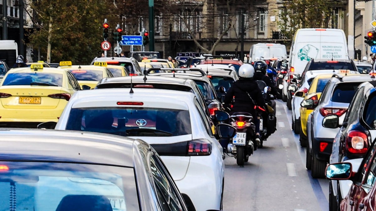 Live κίνηση 3/2: Απογευματινό «έμφραγμα» στους δρόμους – Μποτιλιάρισμα σε Κηφισό και Αττική οδό