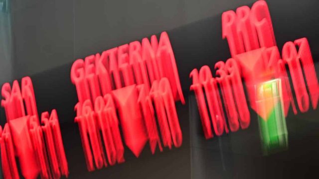 «Βουτιά» στο Χρηματιστήριο Αθηνών ελέω δασμών Τραμπ – Απώλειες 0,25%