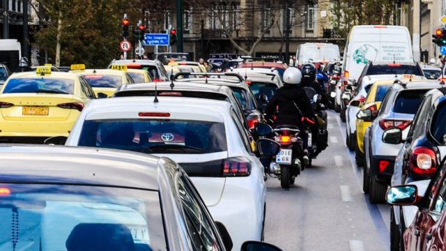 Live Κίνηση 17/2: Ρυθμοί «χελώνας» στον Κηφισό – Καθυστερήσεις στην Αττική Οδό λόγω ανατροπής οχήματος