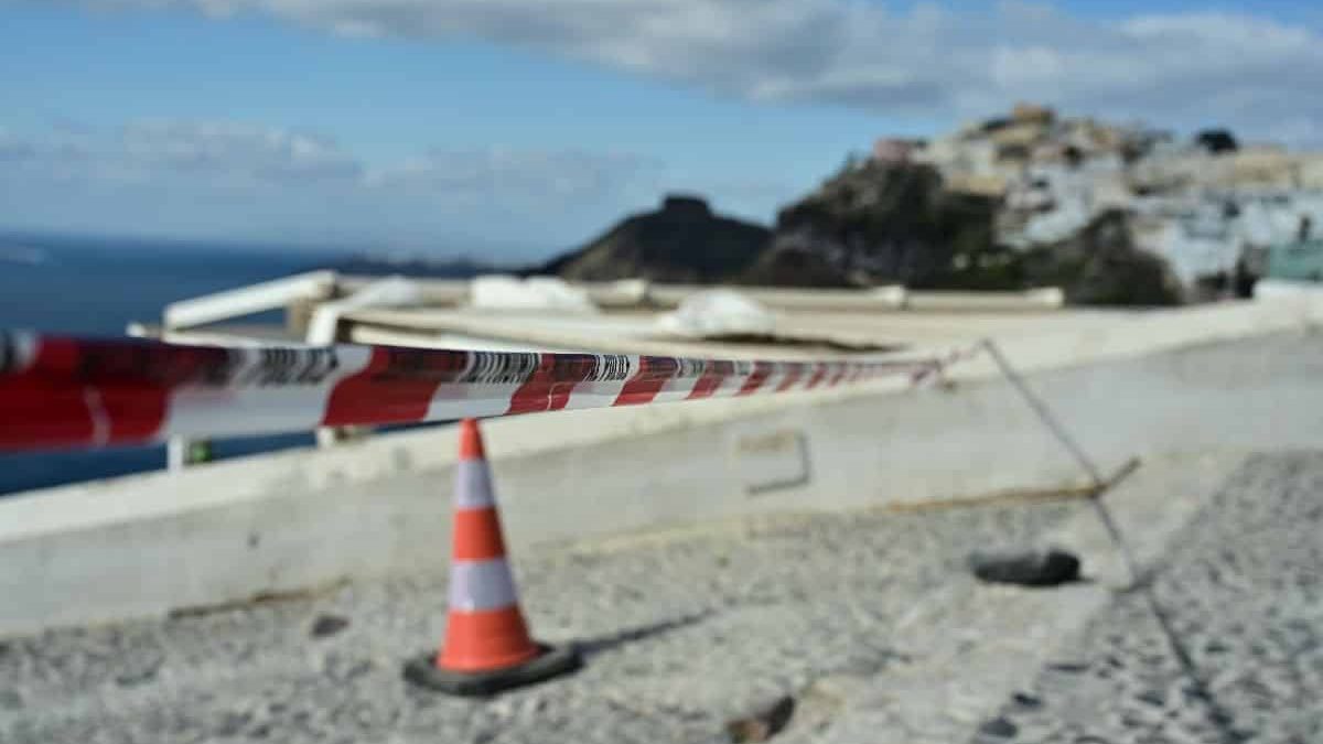 Λύθηκε το μυστήριο με τους 30.000 σεισμούς στη Σαντορίνη στις αρχές του 2025 – Η μελέτη που εξηγεί τα πάντα