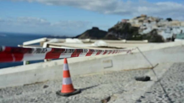 Λύθηκε το μυστήριο με τους 30.000 σεισμούς στη Σαντορίνη στις αρχές του 2025 – Η μελέτη που εξηγεί τα πάντα
