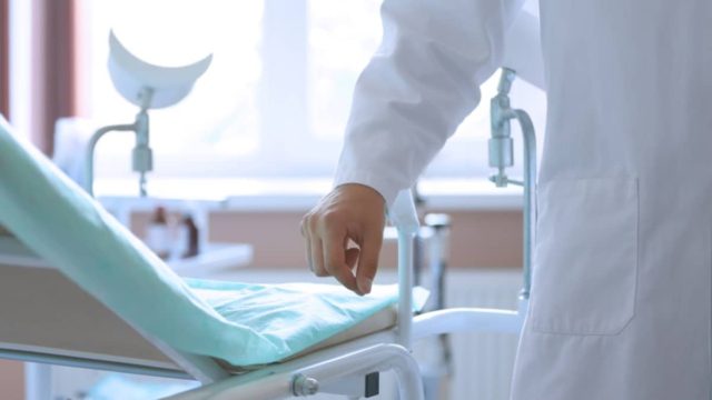 Σοκάρει θύμα του γιατρού στη Ρόδο: «Έχω να πάω σε γυναικολόγο από το 2016 – Με βίασε την ώρα της εξέτασης»