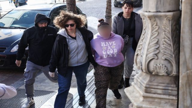 Συγκλονίζει η συγκρατούμενη της μητέρας 3χρονου Άγγελου: «Τη φωνάζουμε “φόνισσα” και δεν της καίγεται καρφί»