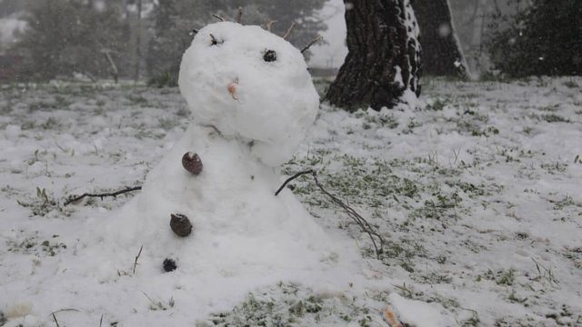 Καιρός: Μπόρες χιονιού και στην Αττική! Αλλάζει άρδην η εικόνα, τι αναφέρει ο Σάκης Αρναούτογλου;