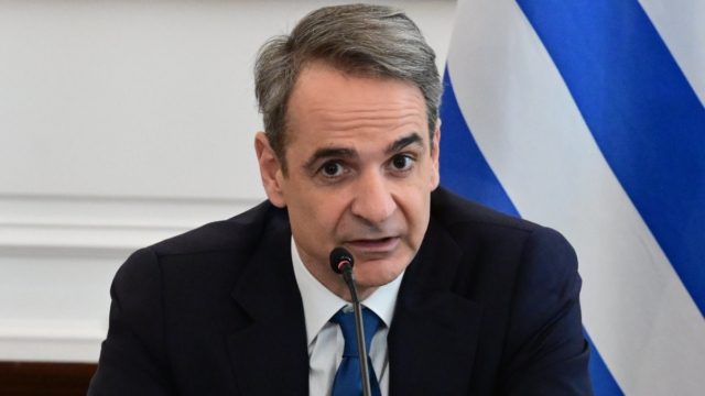 Κλειστά παραμένουν τα σχολεία σε Σαντορίνη, Ίο, Ανάφη και Αμοργό – «Πρωτόγνωρο φαινόμενο» λέει ο Μητσοτάκης