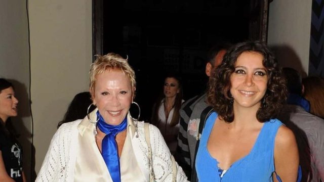 «Πήγα στο σπίτι και την βρήκα όπως…»: Αποκάλυψη «βόμβα» από την κόρη της Ζωής Λάσκαρη