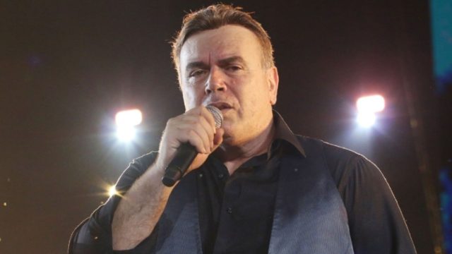 Θρήνος: Πέθανε ο τραγουδιστής Μανώλης Λιδάκης