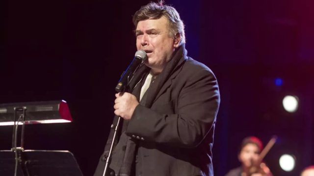Μανώλης Λιδάκης: Οι μεγάλες επιτυχίες, η αγάπη στην Κρήτη, τα προβλήματα υγείας και ο πρόωρος θάνατος