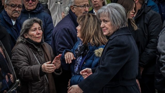 Βασίλης Καλογήρου: Ο λόγος που η μητέρα του υπαινίσσεται εγκληματική ενέργεια – Σχετίζεται με τα Τέμπη;