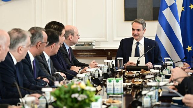 Δημοσκόπηση: Οι πολίτες ζητούν Δικαιοσύνη για τα Τέμπη – ΝΔ και Μητσοτάκης με άνεση μπροστά