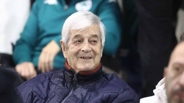 Πέθανε ο τεράστιος Τάκης Οικονομόπουλος!
