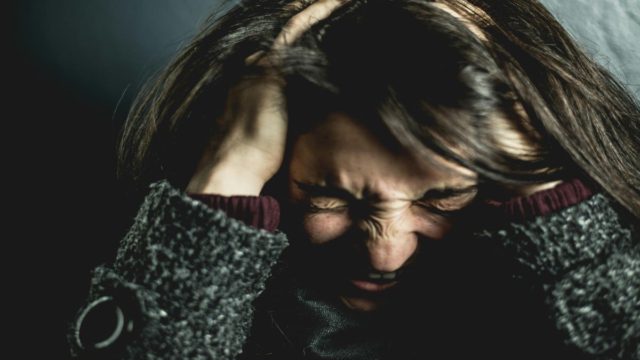 Πονοκέφαλος: Πότε να ανησυχείτε και τι να κάνετε