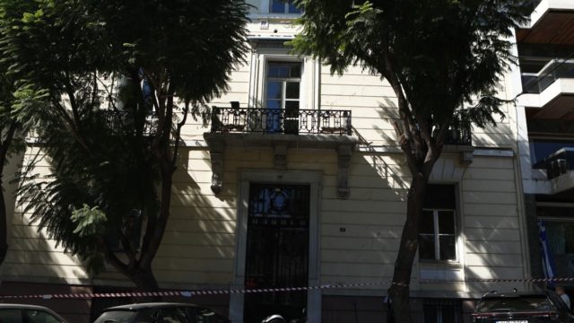 Ύποπτο αντικείμενο στη Ρηγίλλης – Διακοπή της κυκλοφορίας των οχημάτων