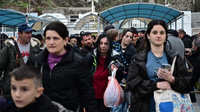 Σαντορίνη: Επτά σεισμοί πάνω από 4 Ρίχτερ μέσα σε μία ώρα – Πάνω από 11.000 άνθρωποι έχουν φύγει, έρημο το νησί