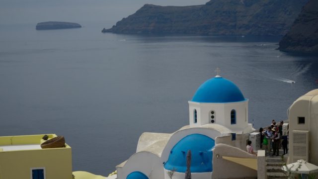 Μη καθησυχαστικός ο Συνολάκης για τους σεισμούς στη Σαντορίνη: «Δεν αποκλείεται μικρή έκρηξη του ηφαιστείου»