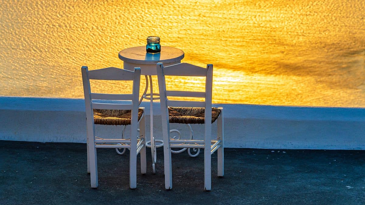 Ο Εγκέλαδος «διαλύει» τουριστικά τη Σαντορίνη – Η αβεβαιότητα εν όψει καλοκαιριού και η πρόκληση για το νησί
