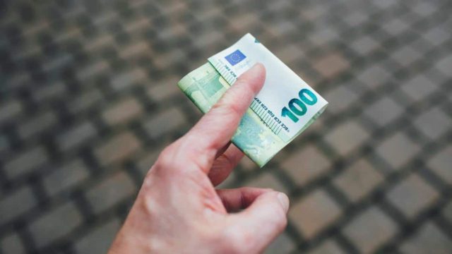 Στα «σκαριά» επίδομα – «έκπληξη»: Ποιους θα αφορά