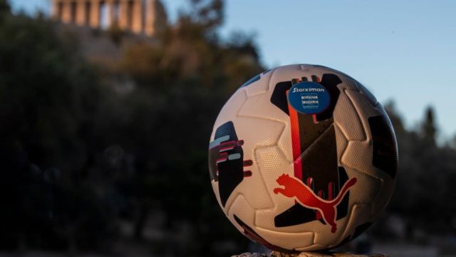 Τέμπη: 57 δευτερόλεπτα σιγής για τα θύματα της τραγωδίας στους αγώνες του Super League