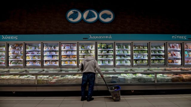 ΙΕΛΚΑ: Υποχώρησαν οι τιμές του τυπικού καλαθιού σούπερ μάρκετ στην Ελλάδα