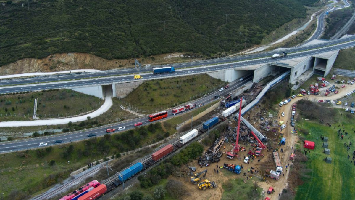 Πόρισμα για τα Τέμπη: «Μέσω προσομοίωσης καταλήξαμε ότι υπήρξαν 2,5 τόνοι εύφλεκτου υγρού»