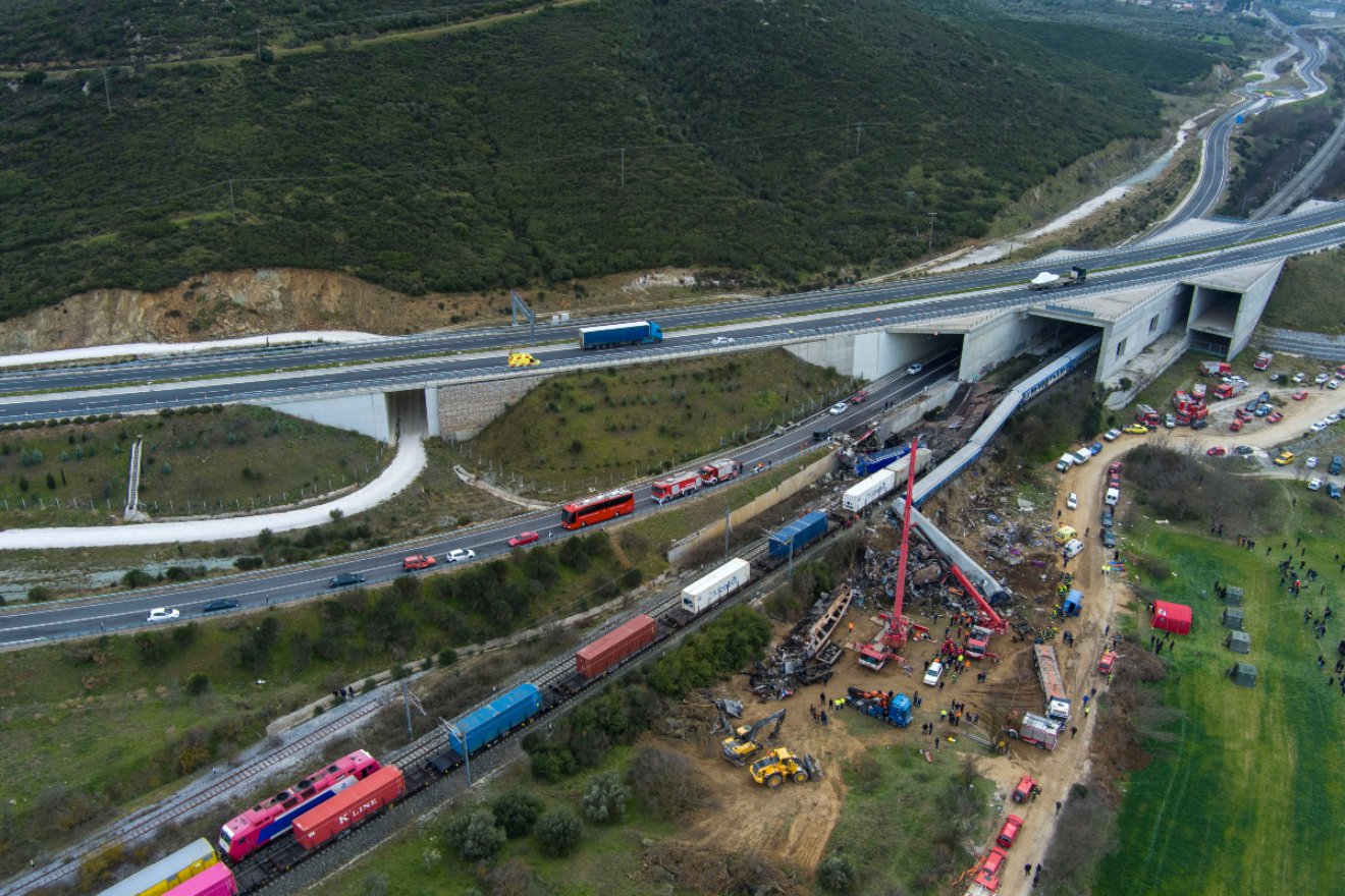 Πόρισμα για τα Τέμπη: «Μέσω προσομοίωσης καταλήξαμε ότι υπήρξαν 2,5 τόνοι εύφλεκτου υγρού»