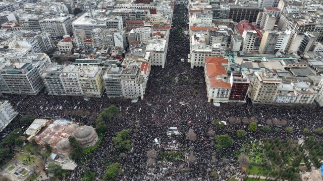 «Εσύ τι δικαιολογία έχεις που δεν κατέβηκες;»: Η 28η Φεβρουαρίου ήταν η μέρα που η Ελλάδα θύμισε Ελλάδα
