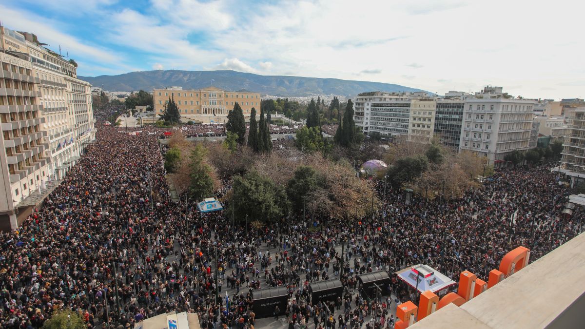 Τραγωδία στα Τέμπη: Κι άλλο βίντεο από την εμπορική αμαξοστοιχία – Η ανάρτηση του Πορτοσάλτε