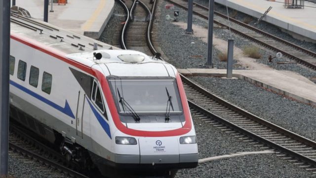 Και το… μεγαλείο του σιδηροδρόμου συνεχίζεται: Ακινητοποιήθηκε τρένο που εκτελούσε το δρομολόγιο από Καλάβρυτα προς Διακοπτό