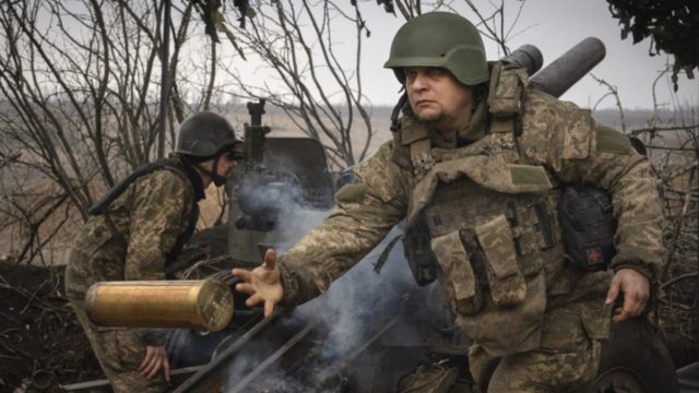 Η ΕΕ σχεδιάζει πακέτο στρατιωτικής βοήθειας 6 δισ. ευρώ για την Ουκρανία – Αντίθετη η Ουγγαρία