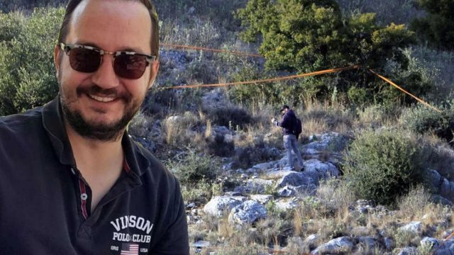 Βασίλης Καλογήρου: Χάθηκε και πέθανε από παθολογικά αίτια το πιο πιθανό σενάριο – Ήταν κουκουλωμένος με μπουφάν και κασκόλ και το στομάχι του άδειο!