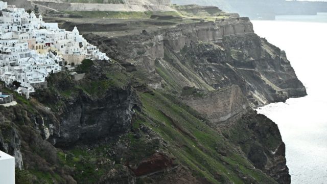 Ευρωμεσογειακό Σεισμικό Κέντρο για Σαντορίνη: Πιθανή ηφαιστειακή διέγερση τις τελευταίες ώρες
