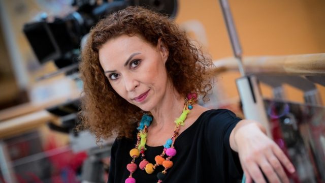 Δώρα Χρυσικού: «Ως μικρό κοριτσάκι και παρθένα του λέω: “Δεν καταλαβαίνω” – Με χάιδεψε τρυφερά στο κεφάλι και…»