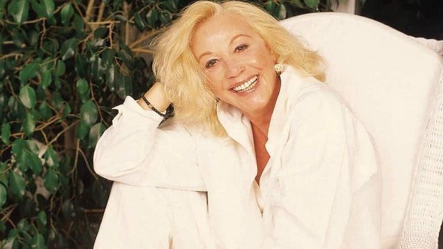 Ζωή Λάσκαρη: Στη φόρα η υιοθεσία της – Όλη η αλήθεια για τον άντρα που την ήθελε…