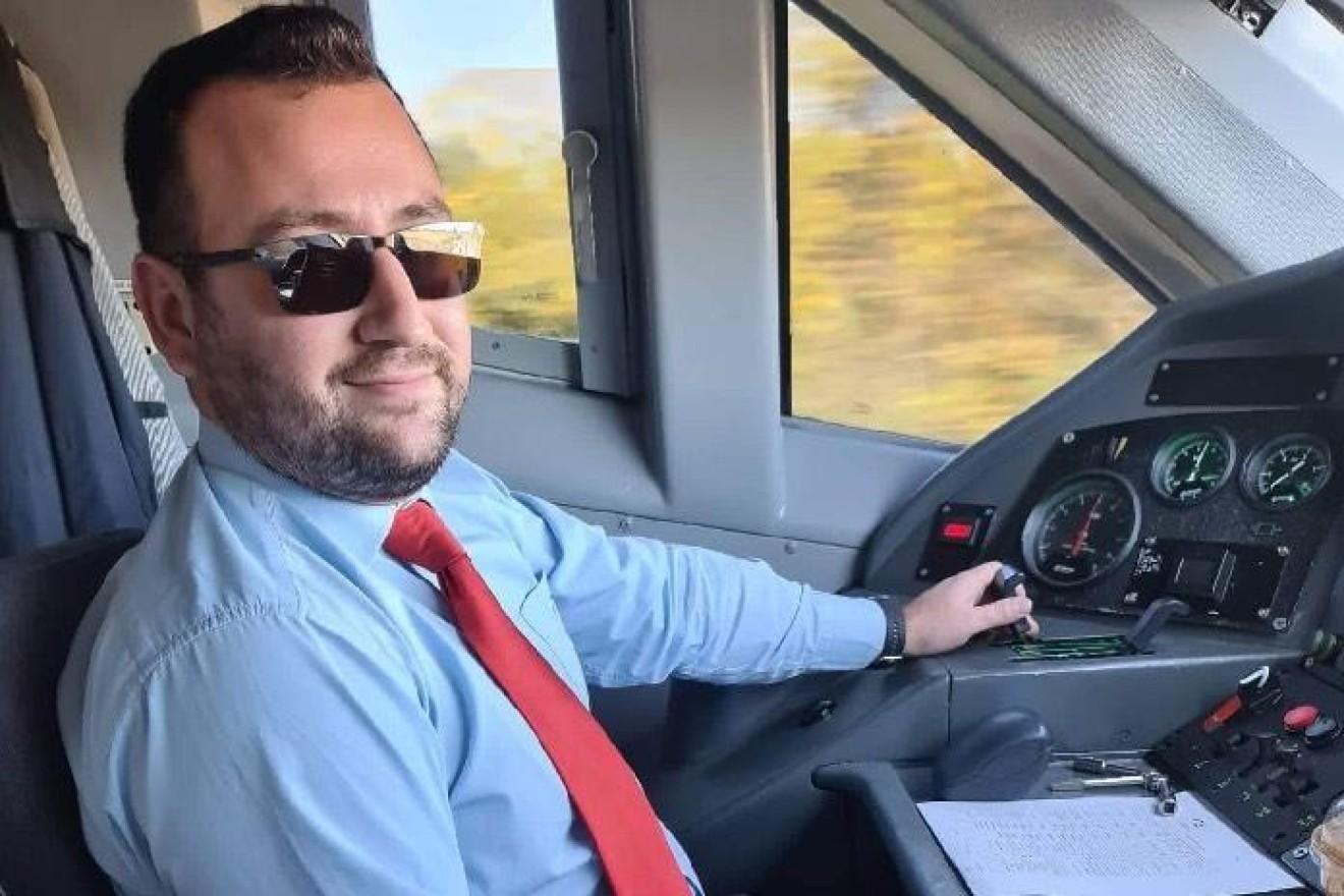 Τέμπη: «Τα σώματα των παιδιών είναι τα μόνα άκαυτα, άκαπνα, ακέραια» – Συγκλονίζει η μητέρα του Δημήτρη Μασσαλή