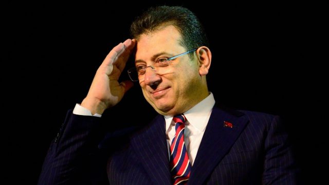Τουρκία: Αφέθηκε ελεύθερος ο δικηγόρος του Εκρέμ Ιμάμογλου – Του απαγορεύτηκε η έξοδος από τη χώρα