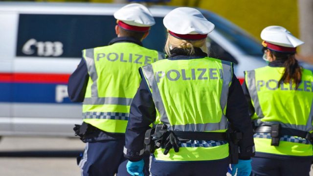 Σπείρα ξυλοκοπούσε γκέι – Από 14 ως 26 ετών οι δράστες
