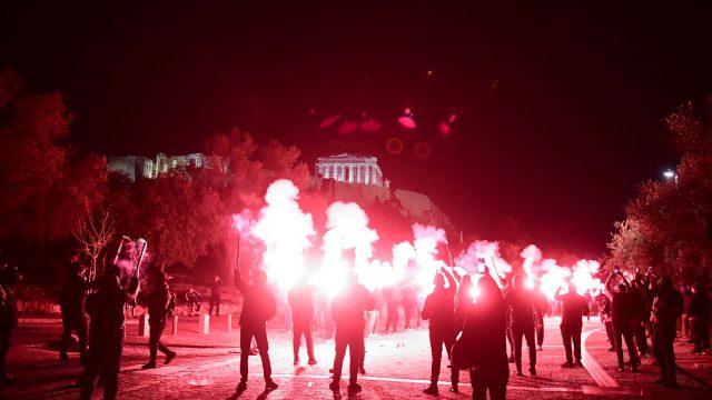 100 χρόνια Ολυμπιακός: Πανικός σε Πασαλιμάνι και κάτω από την Ακρόπολη!